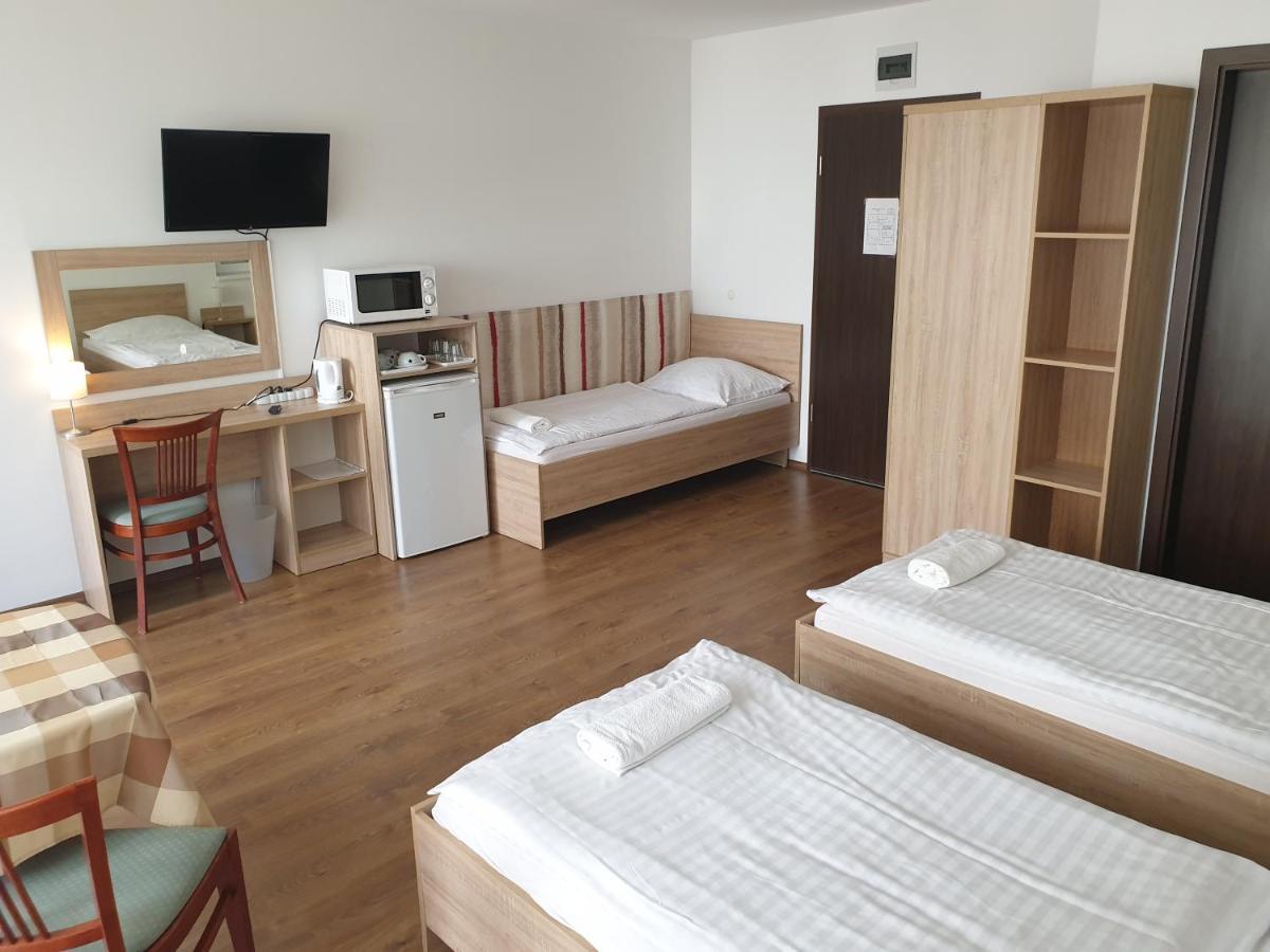 Adam Apartmanhaz Siófok Zimmer foto