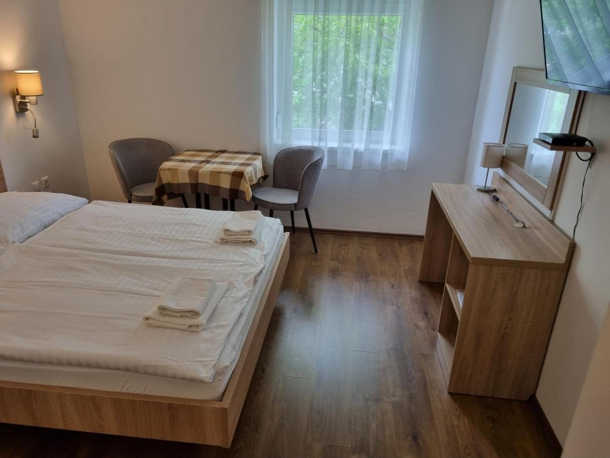 Adam Apartmanhaz Siófok Zimmer foto