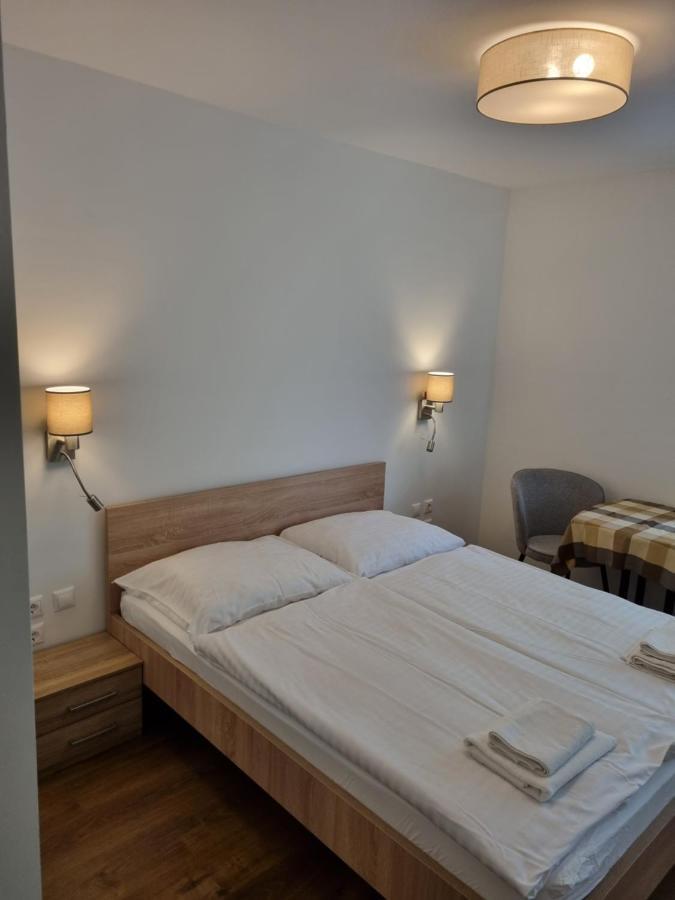 Adam Apartmanhaz Siófok Zimmer foto