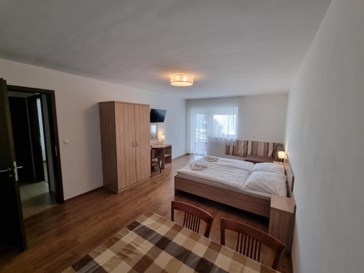 Adam Apartmanhaz Siófok Exterior foto