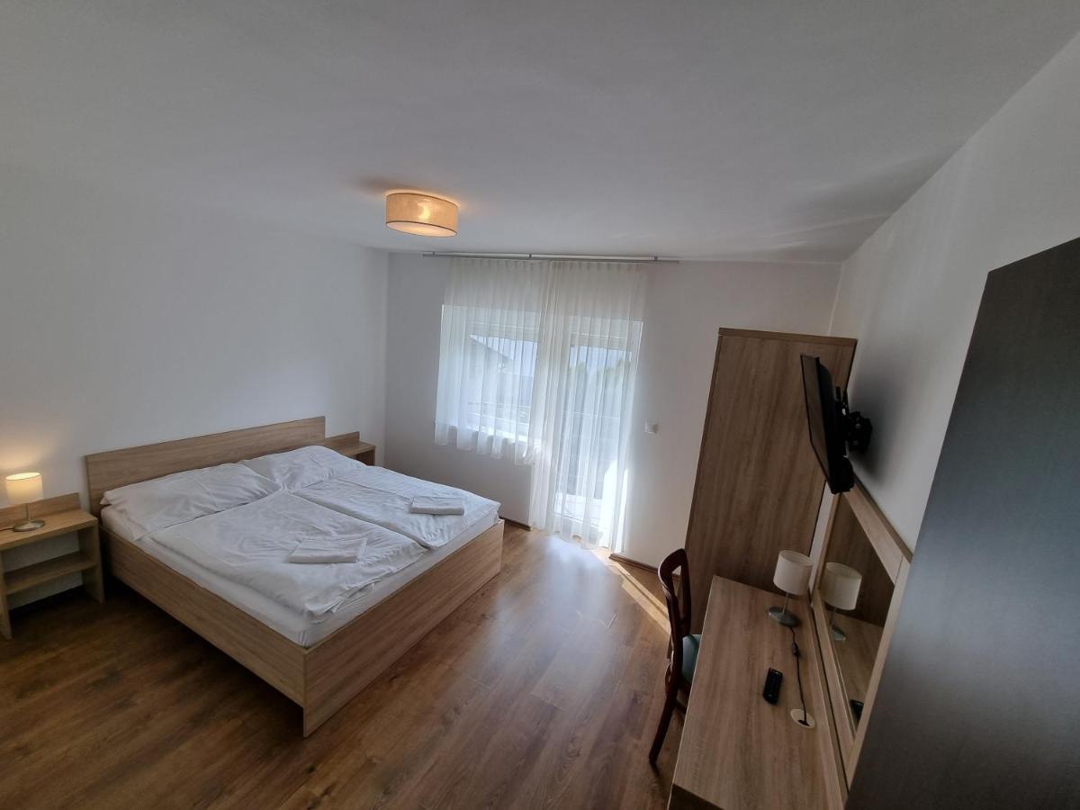 Adam Apartmanhaz Siófok Exterior foto