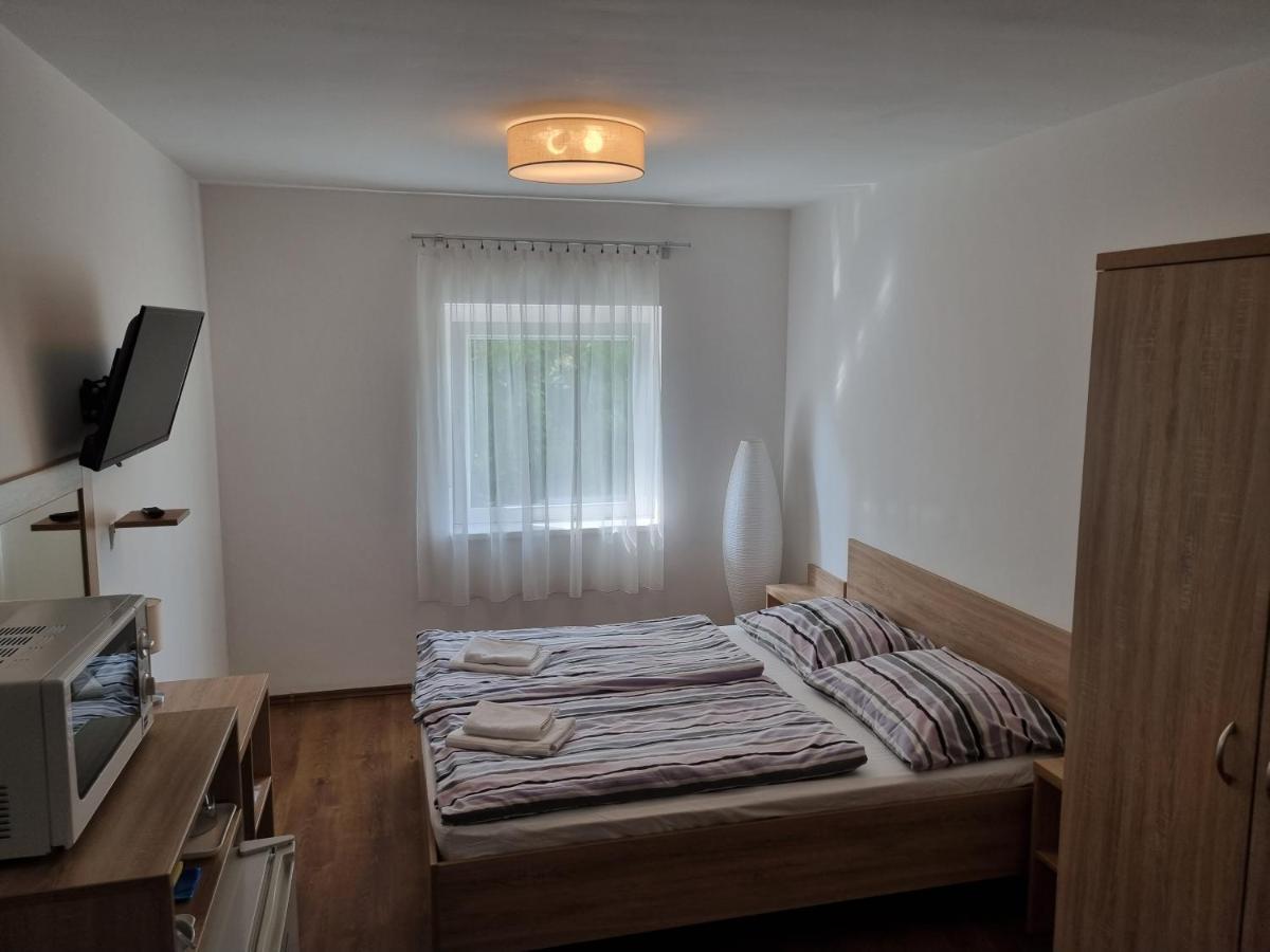Adam Apartmanhaz Siófok Exterior foto