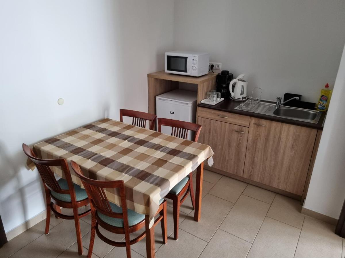 Adam Apartmanhaz Siófok Exterior foto