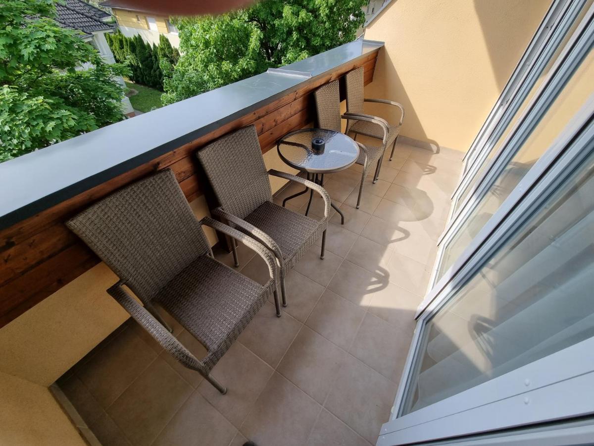 Adam Apartmanhaz Siófok Zimmer foto