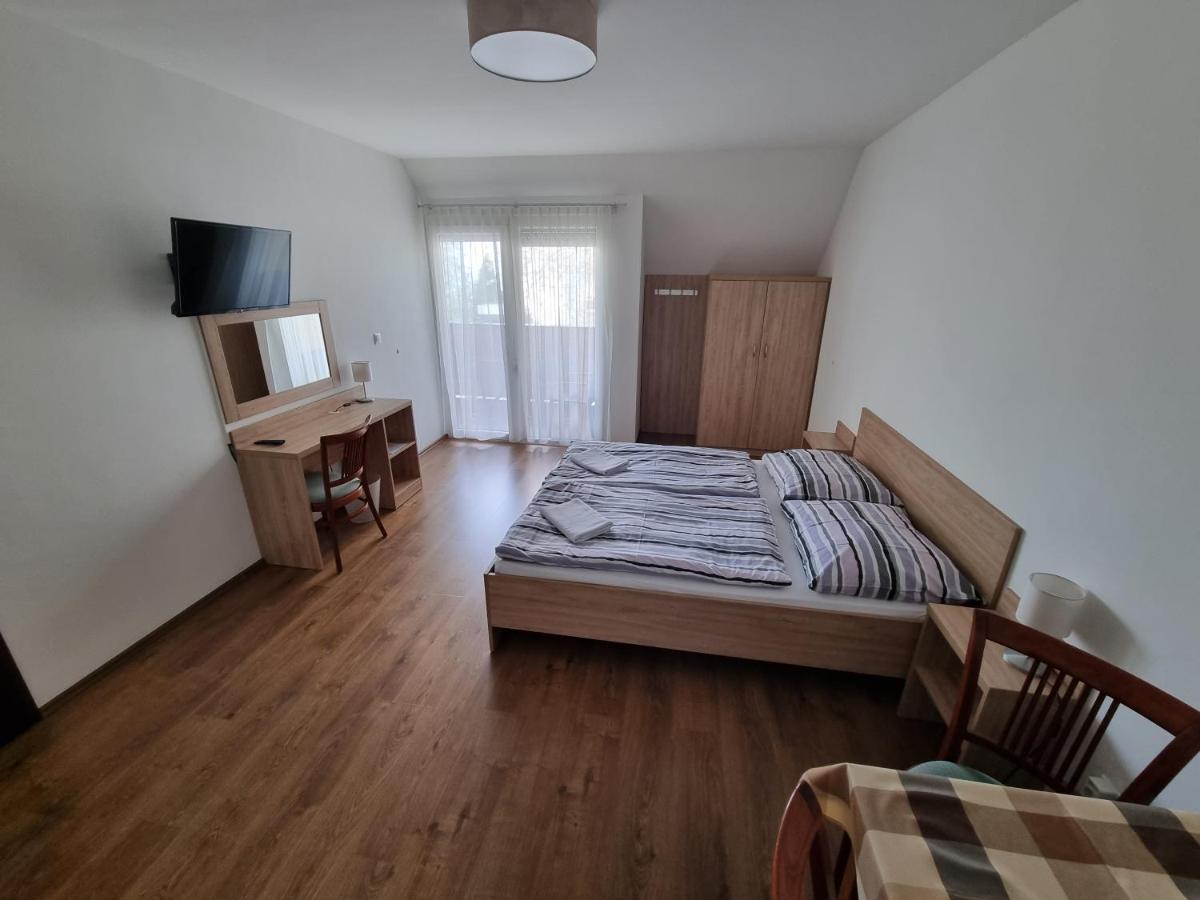 Adam Apartmanhaz Siófok Exterior foto