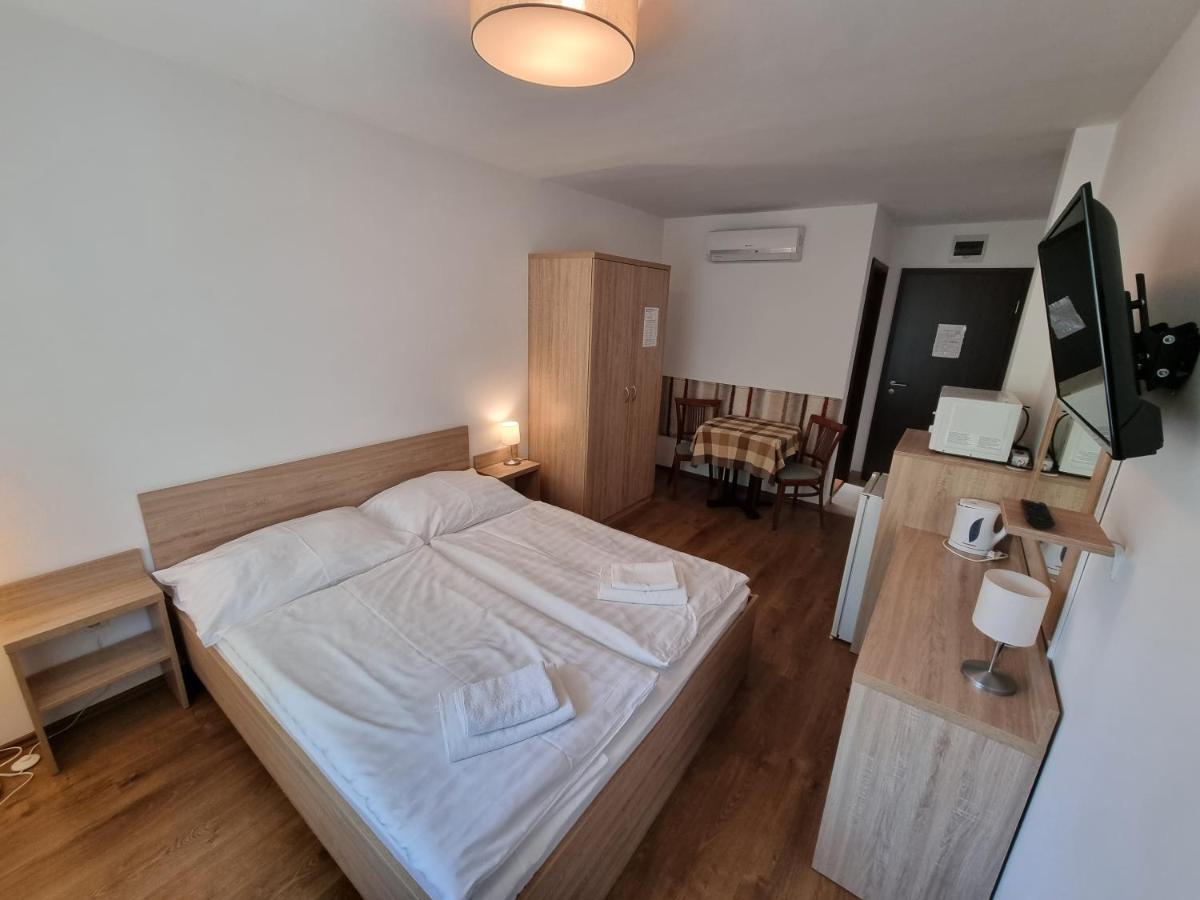Adam Apartmanhaz Siófok Zimmer foto