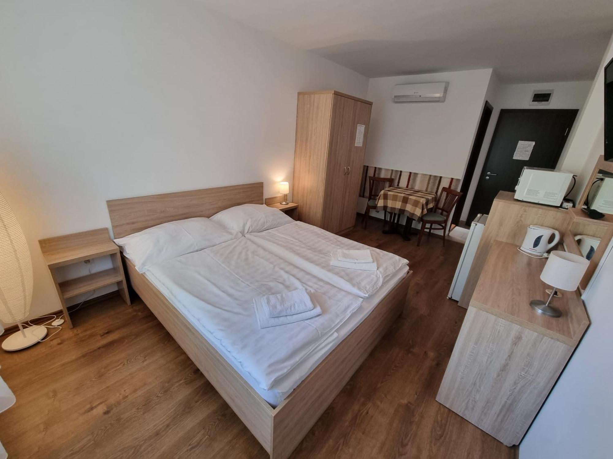 Adam Apartmanhaz Siófok Zimmer foto