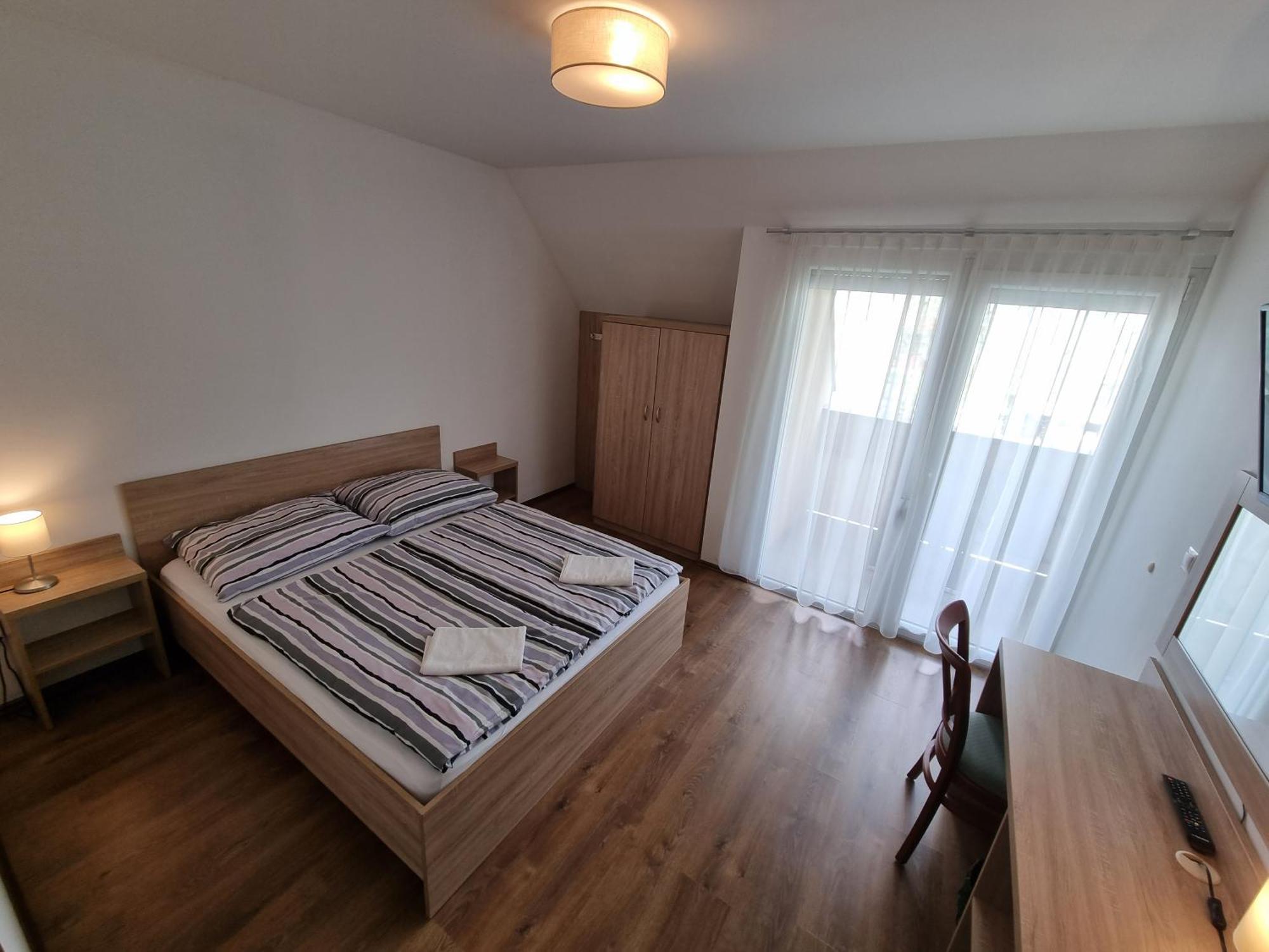 Adam Apartmanhaz Siófok Zimmer foto