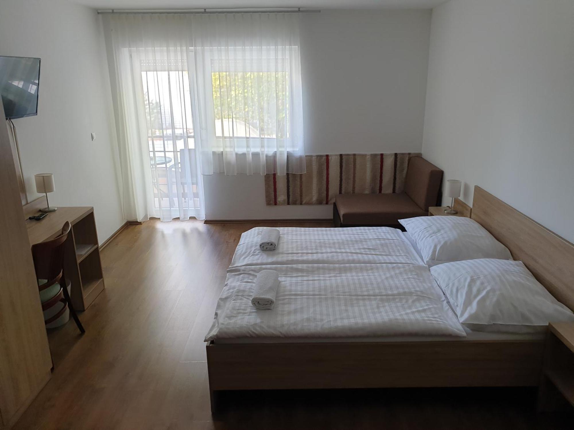 Adam Apartmanhaz Siófok Zimmer foto