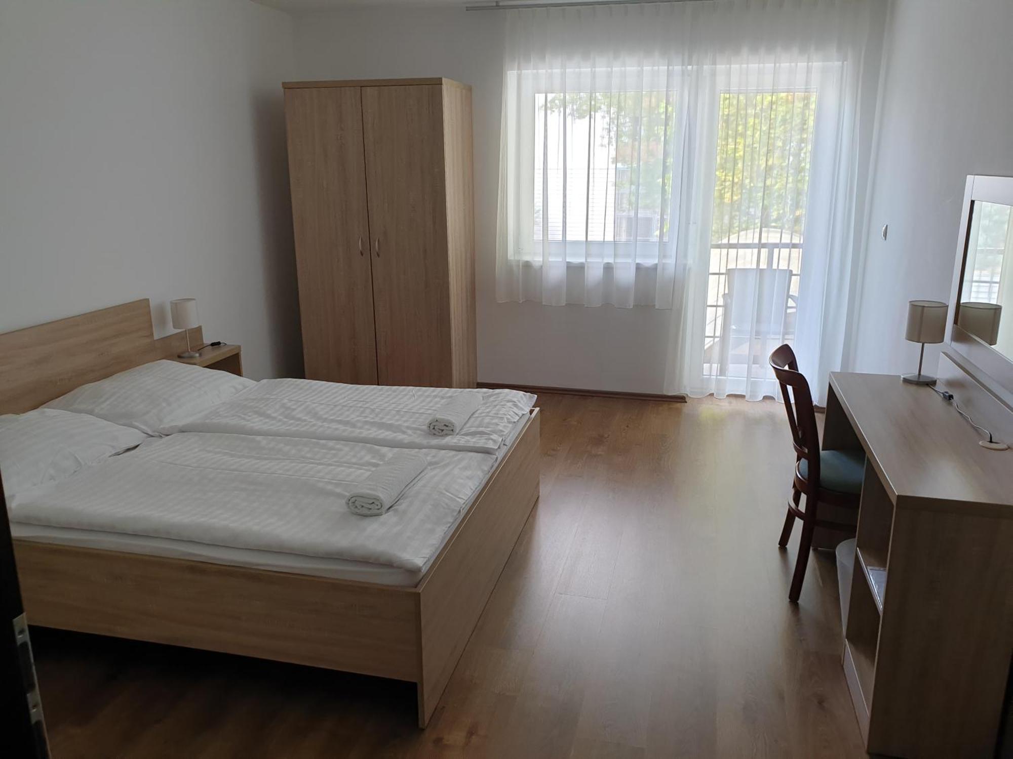 Adam Apartmanhaz Siófok Zimmer foto