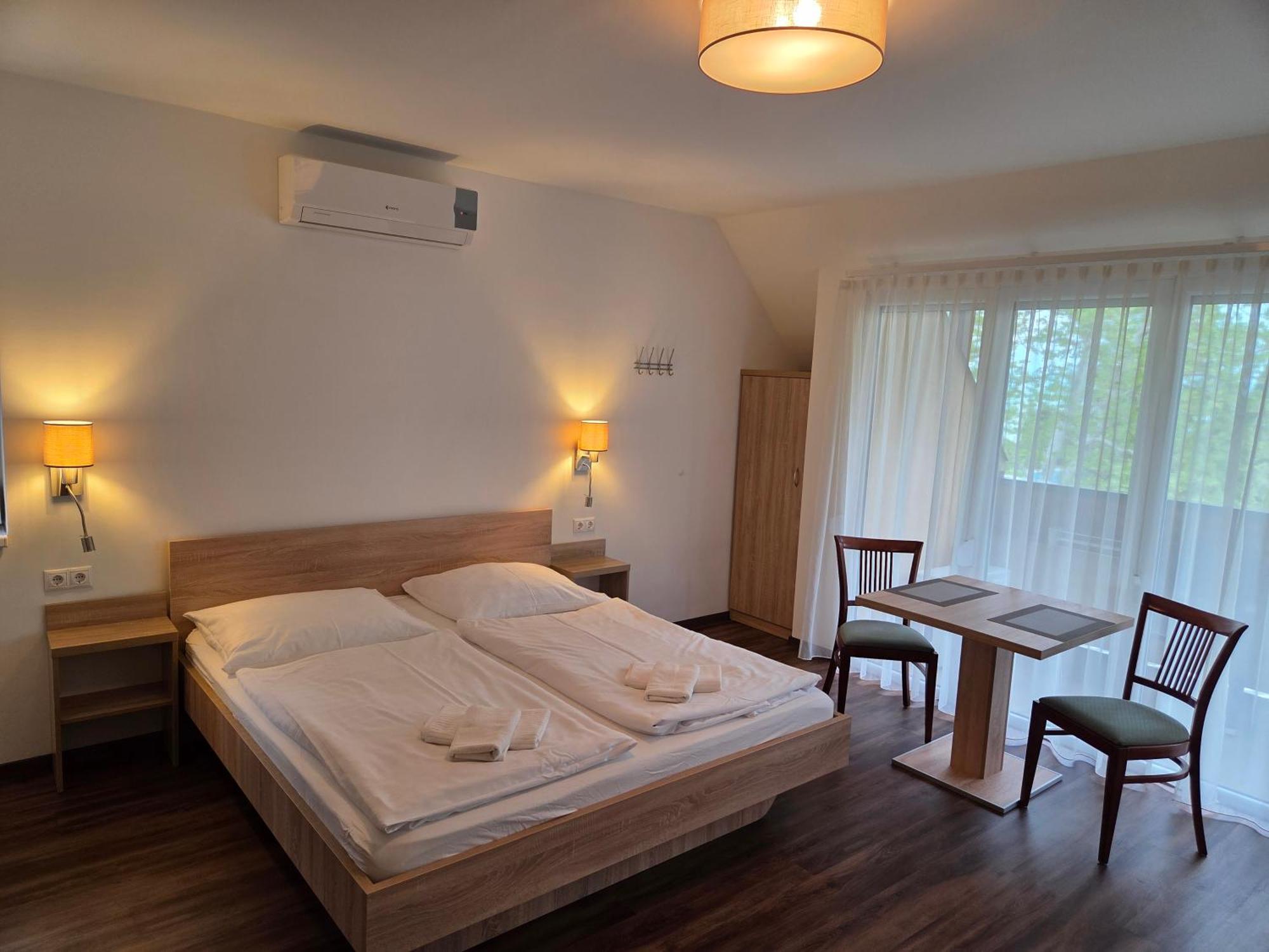 Adam Apartmanhaz Siófok Exterior foto