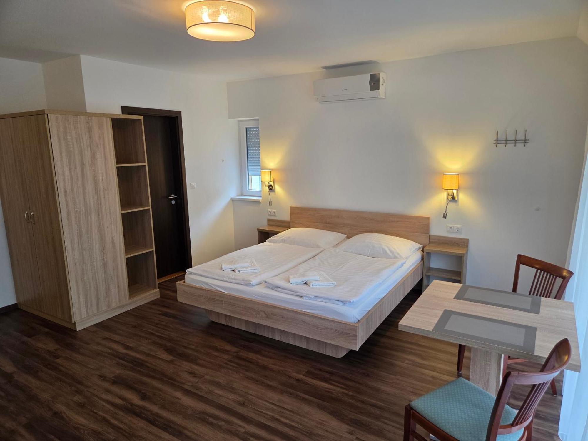 Adam Apartmanhaz Siófok Exterior foto
