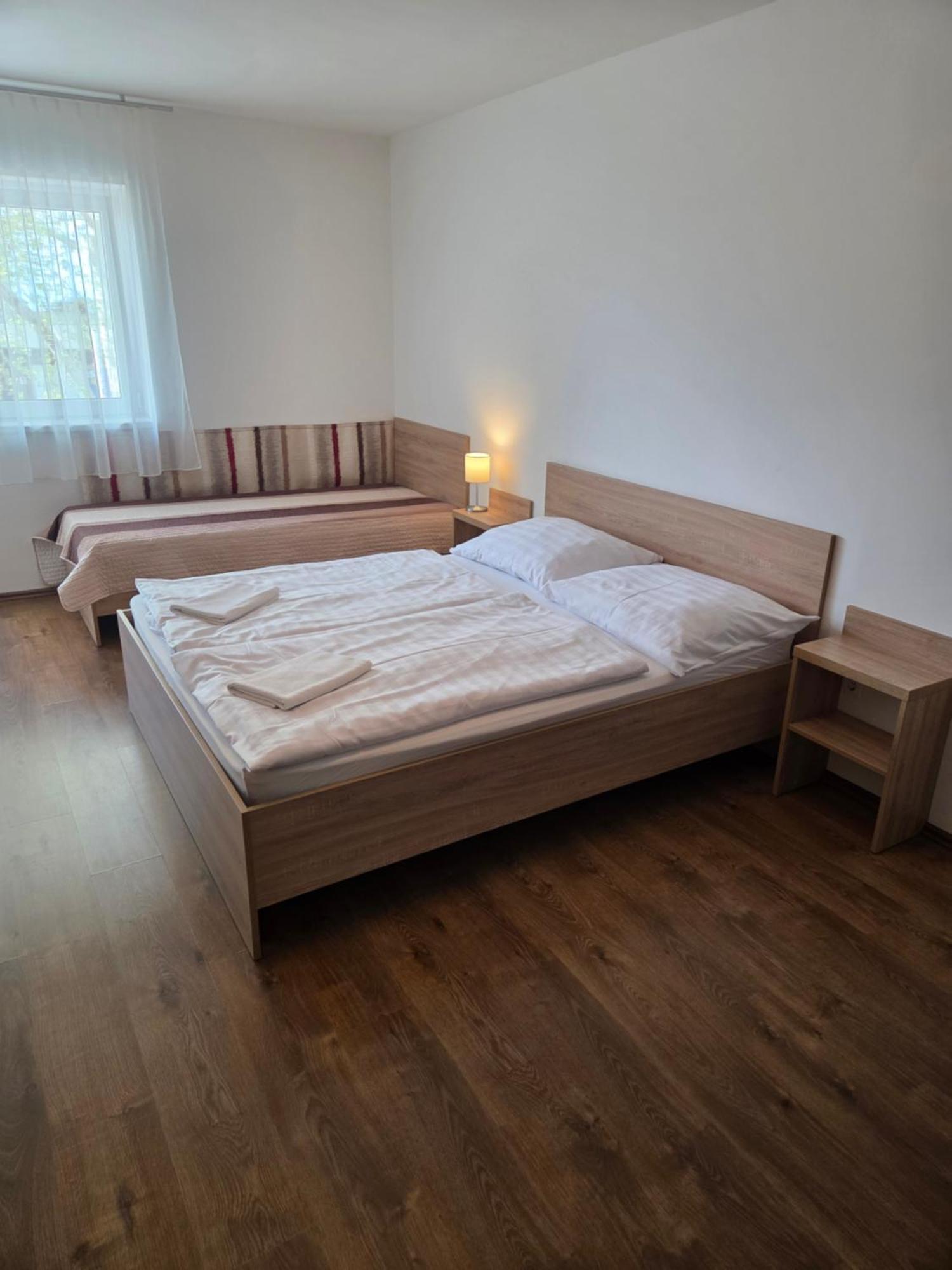 Adam Apartmanhaz Siófok Exterior foto